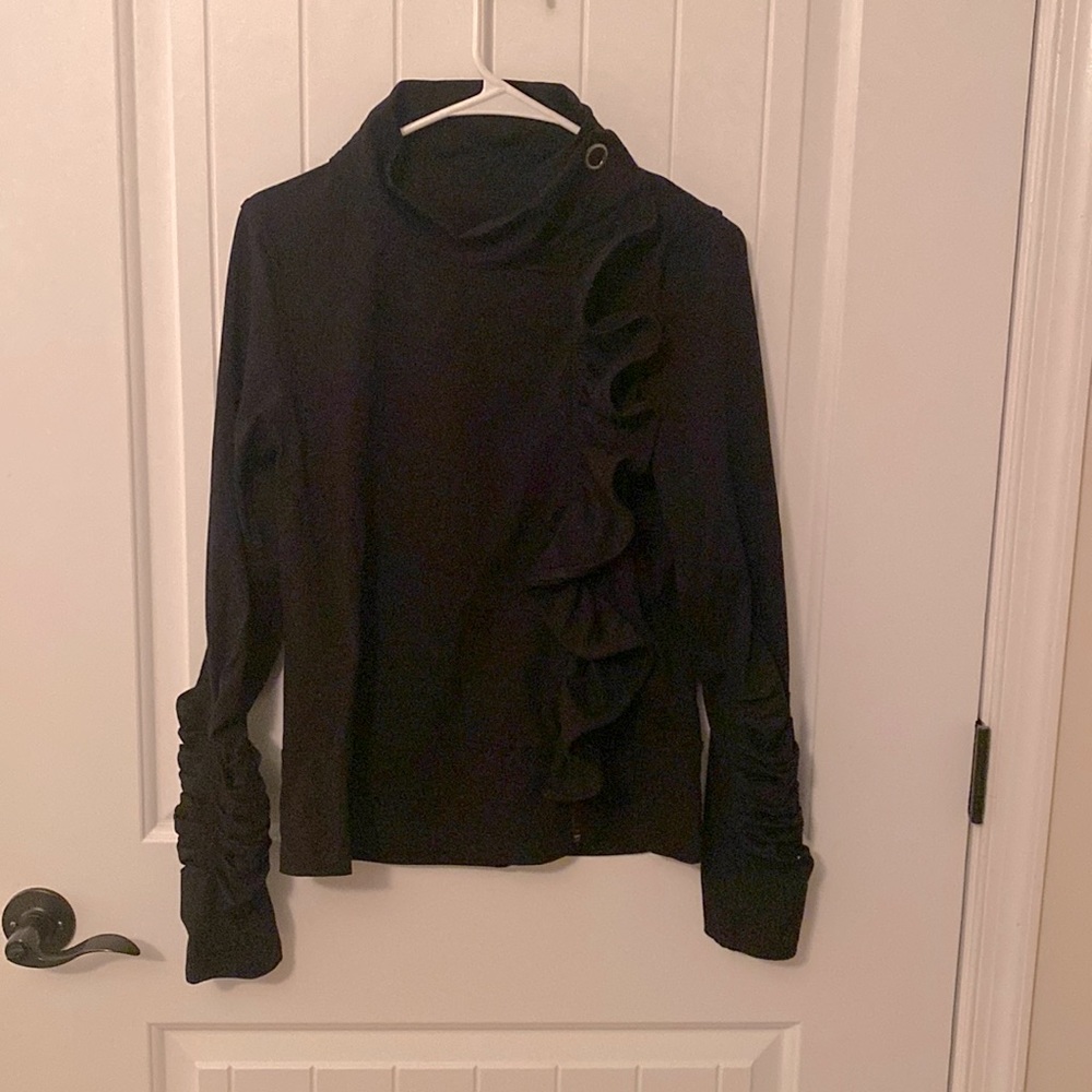 ADORABLE jacket with cute details 💗💗